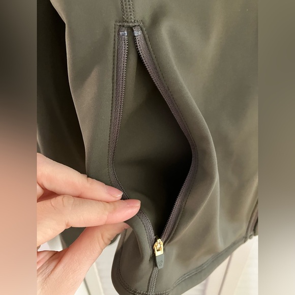 Aritzia Golden Heatform Relay Zip-Up in Dark Olive - Picture 7 of 10